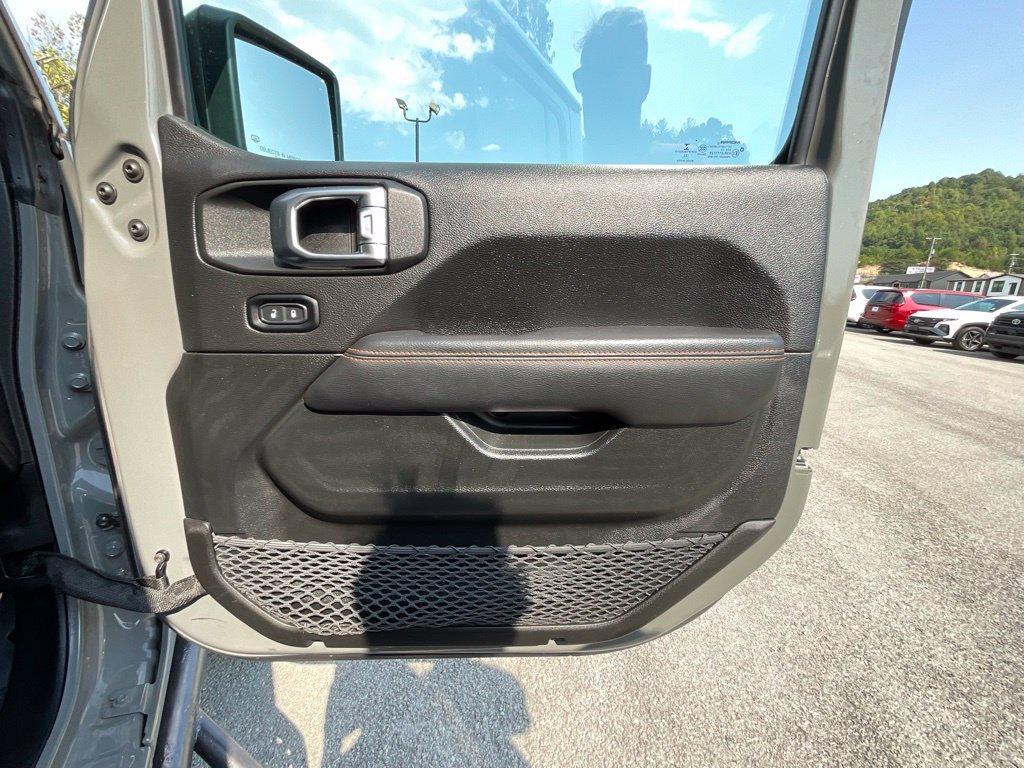 Used 2022 Jeep Gladiator Mojave w/ LED Lighting Group AWD/4WD image 21