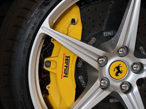 Used 2011 Ferrari 458 Italia Coupe RWD image 6