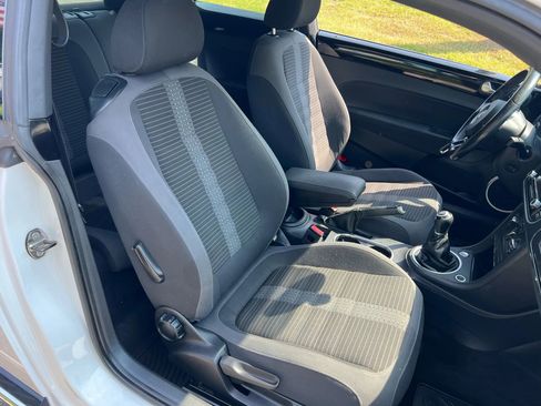 Used 2013 Volkswagen Beetle 2.0T image 21