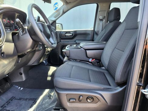 Used 2025 Chevrolet Silverado 1500 Custom Trail Boss w/ Turbomax Blackout Package AWD/4WD image 16
