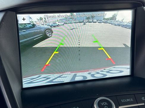 Used 2019 Ford Escape SE image 18