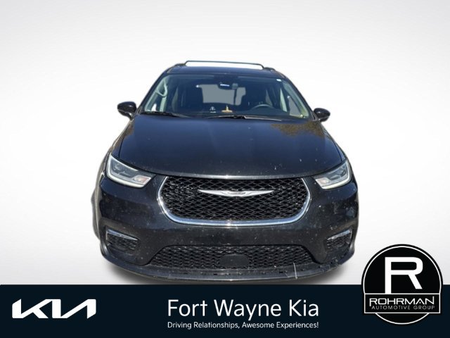 Used 2022 Chrysler Pacifica Touring-L FWD image 9