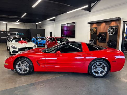 Used 2004 Chevrolet Corvette Coupe w/ Roof Package image 5