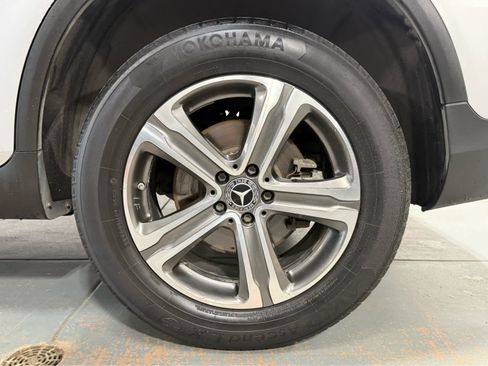 Used 2018 Mercedes-Benz GLC 300 4MATIC image 9
