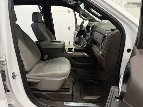 Used 2019 Chevrolet Silverado 1500 LT Trail Boss AWD/4WD image 35