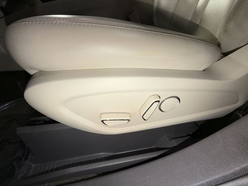 Used 2018 Lincoln MKX Reserve AWD/4WD image 29