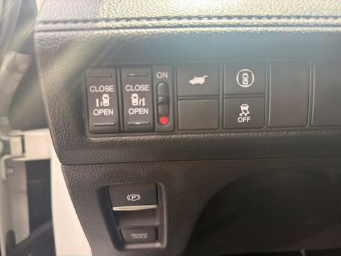 Used 2023 Honda Odyssey EX-L image 13