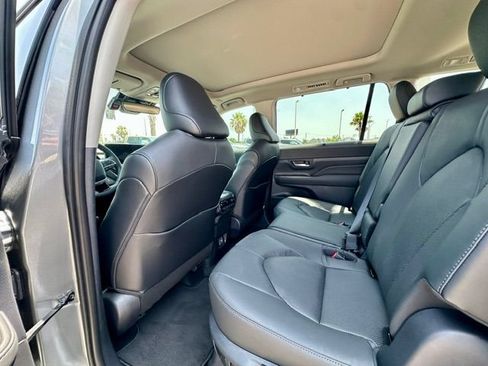 New 2026 Toyota Grand Highlander FWD image 9