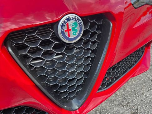 Used 2019 Alfa Romeo Giulia w/ Nero Edizione RWD image 5