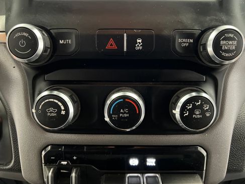 Used 2024 RAM 2500 Big Horn AWD/4WD image 44