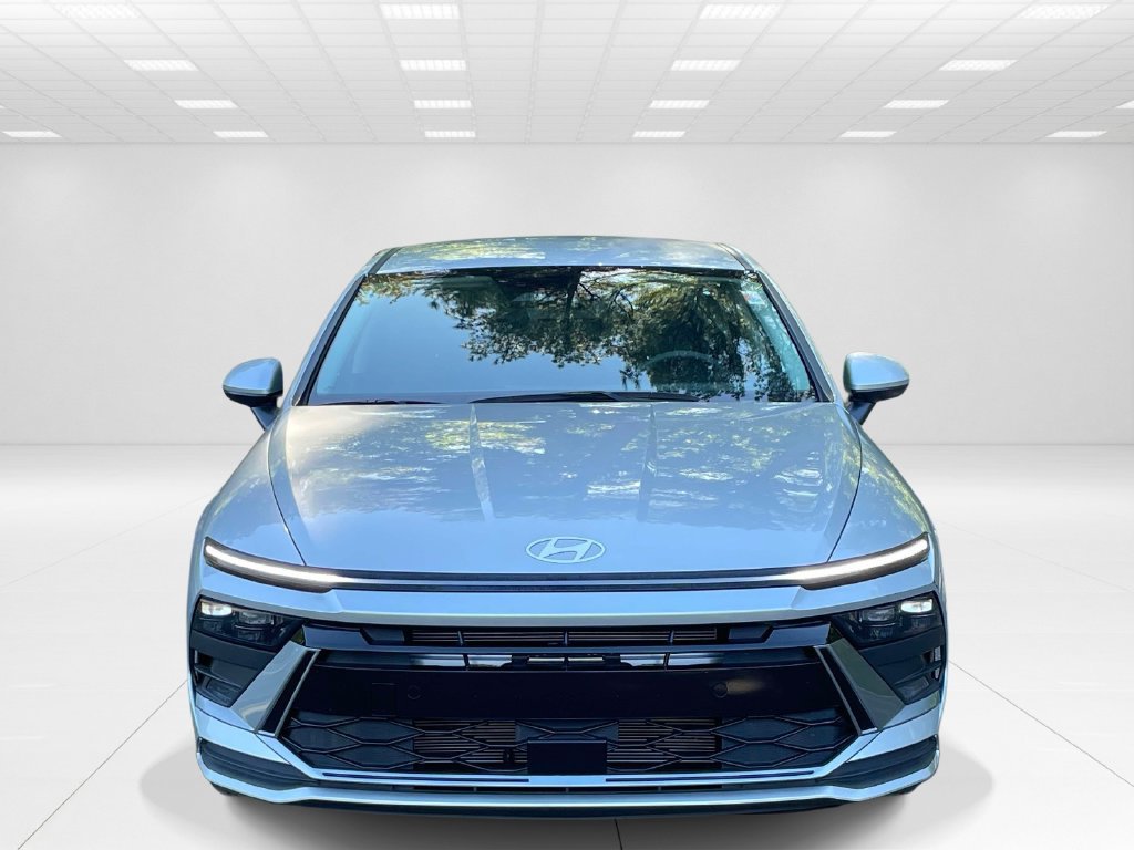 Used 2025 Hyundai Sonata SE FWD image 2