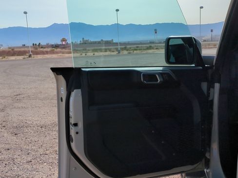 Used 2025 Ford Bronco Outer Banks image 12