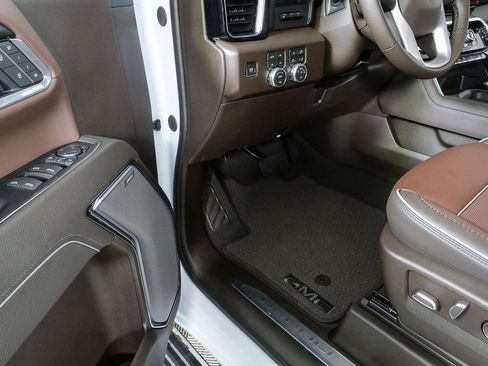New 2026 GMC Sierra 2500 Denali w/ Denali Reserve Package AWD/4WD image 8