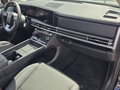 Used 2024 Hyundai Santa Fe SEL FWD image 16