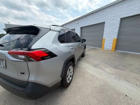 Used 2019 Toyota RAV4 LE w/ Carpet Mat Package FWD image 5