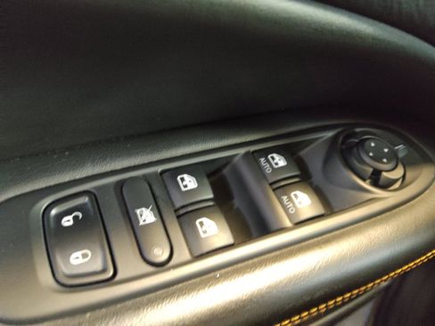 Used 2018 Jeep Compass Limited w/ Navigation Group AWD/4WD image 27
