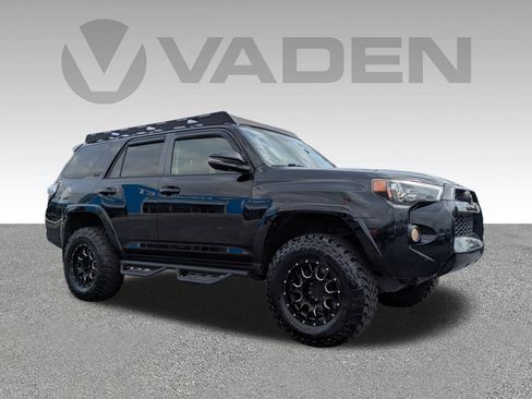 Used 2016 Toyota 4Runner SR5 Premium image 3