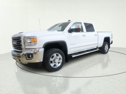 Used 2018 GMC Sierra 2500 SLT w/ Driver Alert Package AWD/4WD image 4