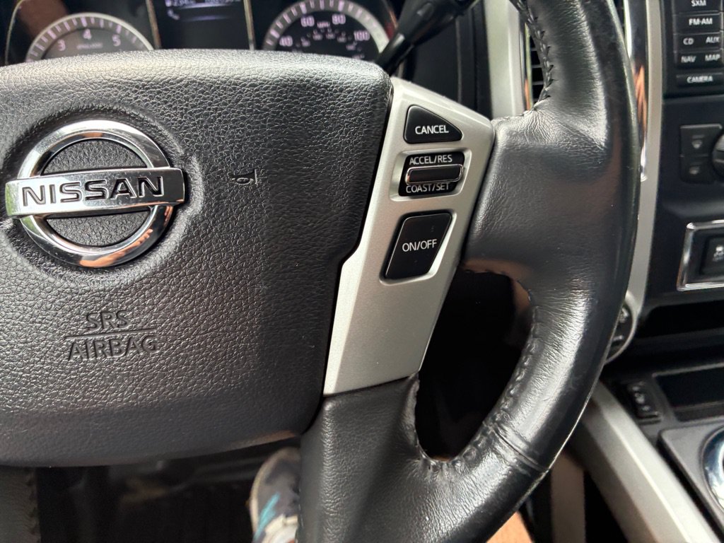 Used 2017 Nissan Titan SL AWD/4WD image 34
