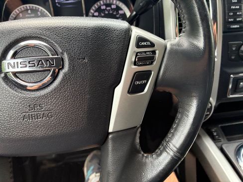 Used 2017 Nissan Titan SL AWD/4WD image 34