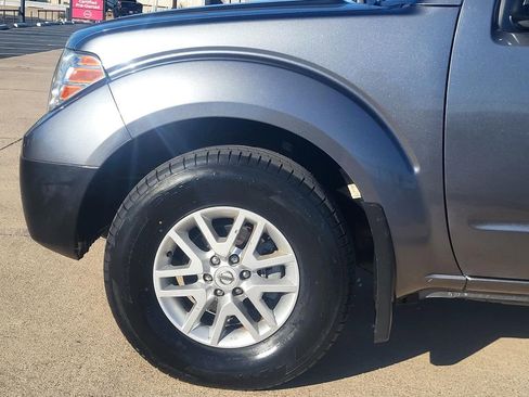 Used 2021 Nissan Frontier SV image 10