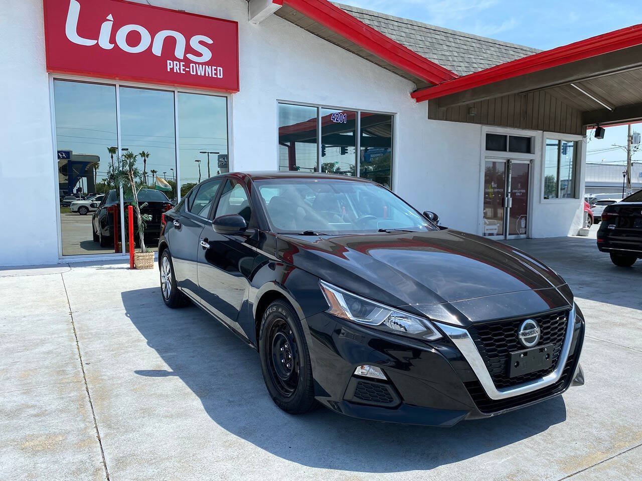 Used 2020 Nissan Altima 2.5 S FWD image 8