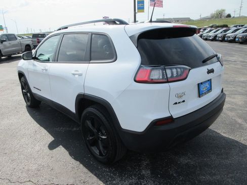 Used 2021 Jeep Cherokee Latitude Plus image 3