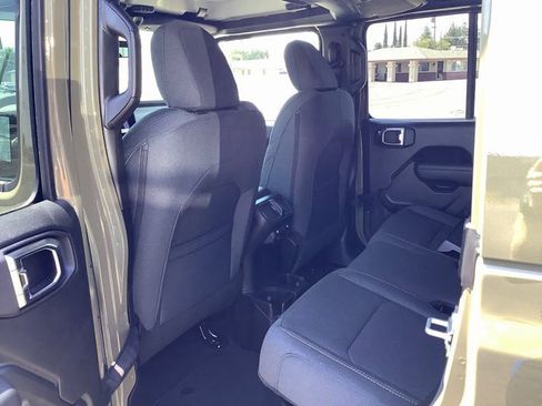 New 2025 Jeep Gladiator Sport image 22