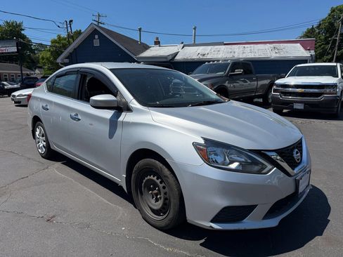 Used 2016 Nissan Sentra S FWD image 3