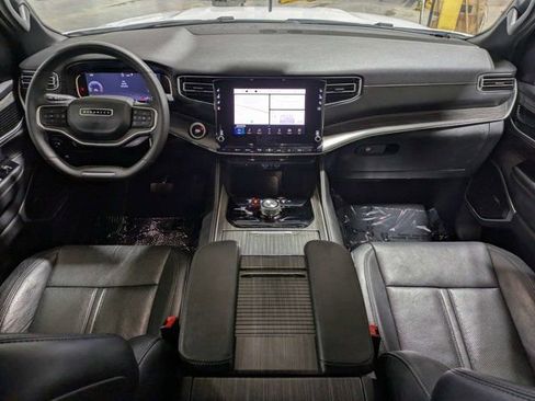 Used 2024 Jeep Wagoneer Series II AWD/4WD image 17