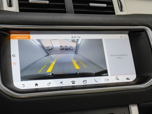 Used 2017 Land Rover Range Rover Evoque SE Premium image 20