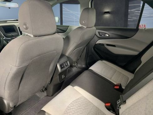 Used 2022 Chevrolet Equinox LS w/ LS Convenience Package FWD image 18