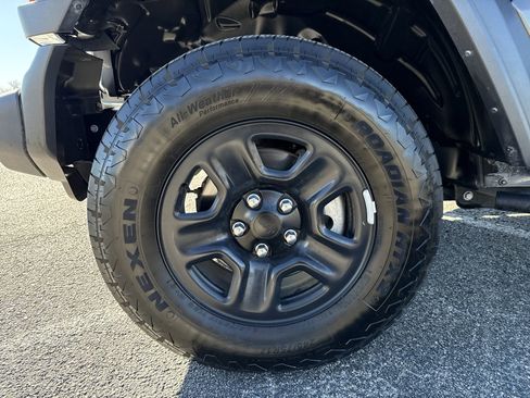 Used 2024 Jeep Wrangler Sport image 17