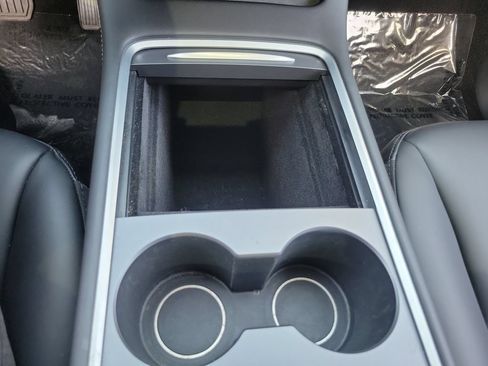 Used 2024 Tesla Model Y Long Range AWD/4WD image 10