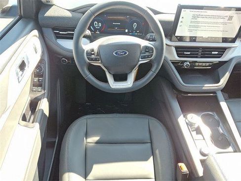 New 2025 Ford Explorer Active w/ Active Comfort Package image 7