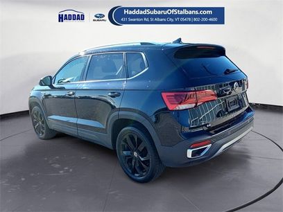 Used 2022 Volkswagen Taos SE w/ Panoramic Sunroof Package