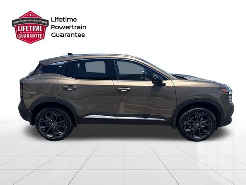 New 2026 Nissan Kicks SR FWD image 4