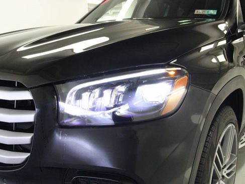 Certified 2025 Mercedes-Benz GLS 450 4MATIC image 9