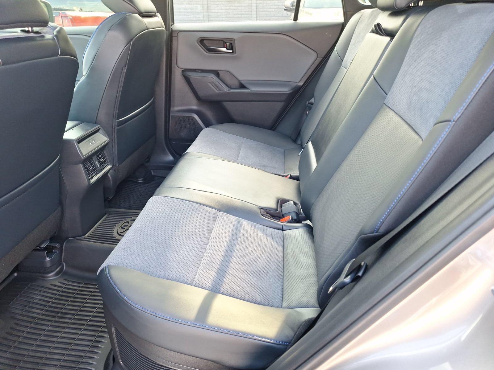 Used 2026 Toyota RAV4 XSE w/ Weather Package AWD/4WD image 29