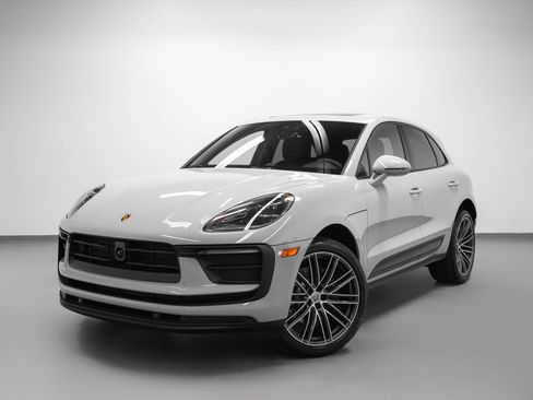 New 2026 Porsche Macan AWD/4WD image 6