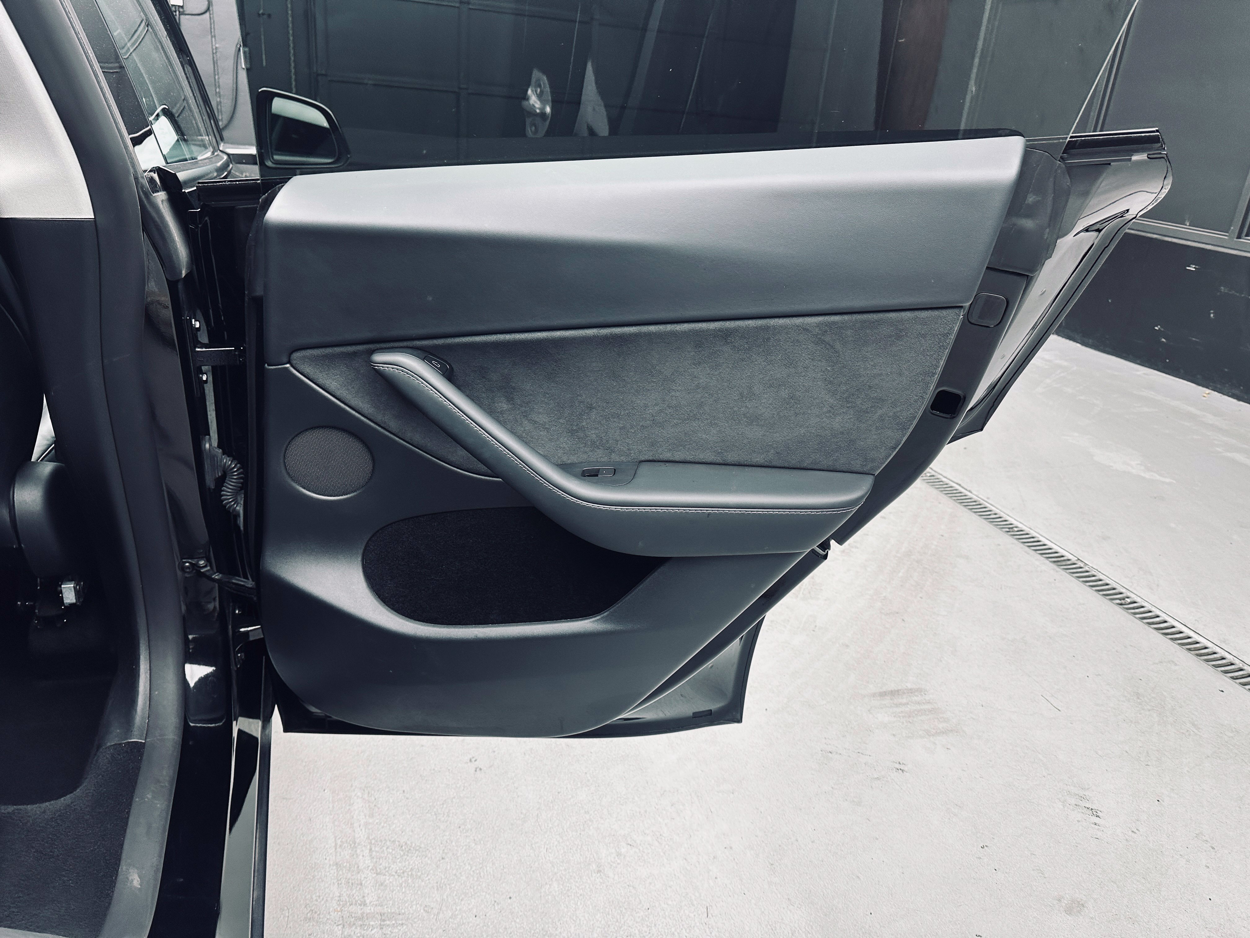 Used 2023 Tesla Model Y Long Range AWD/4WD image 25