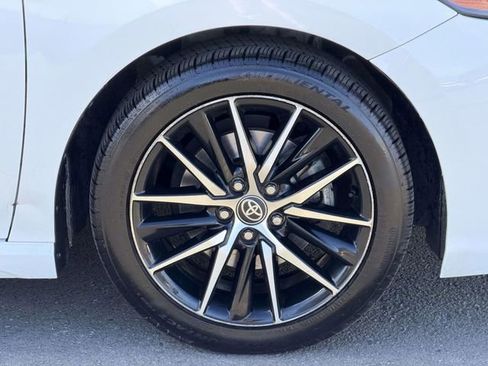 Used 2023 Toyota Camry SE image 7