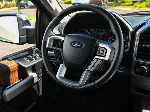 Used 2017 Ford F150 Lariat w/ Equipment Group 502A Luxury AWD/4WD image 32