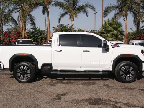 Used 2024 GMC Sierra 2500 Denali w/ Denali Reserve Package AWD/4WD image 11
