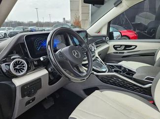 Used 2023 Mercedes-Benz Metris Passenger video 2