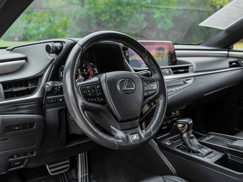 Used 2019 Lexus ES 350 F Sport image 3