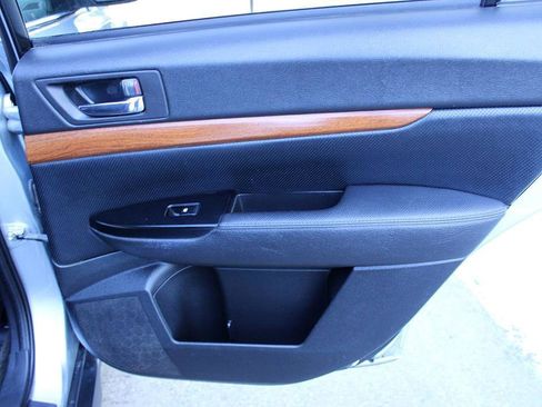 Used 2014 Subaru Outback 2.5i Limited image 19