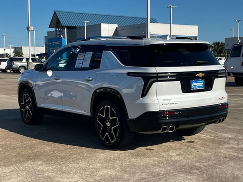 Used 2025 Chevrolet Traverse High Country image 35