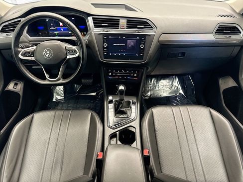 Used 2022 Volkswagen Tiguan SE FWD image 14