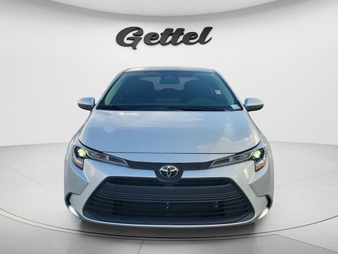 Used 2024 Toyota Corolla LE FWD image 2